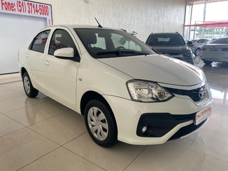 TOYOTA ETIOS 1.5 X AT SEDAN 2017/2018 TONHO AUTOMÓVEIS LAJEADO / Carros no Vale