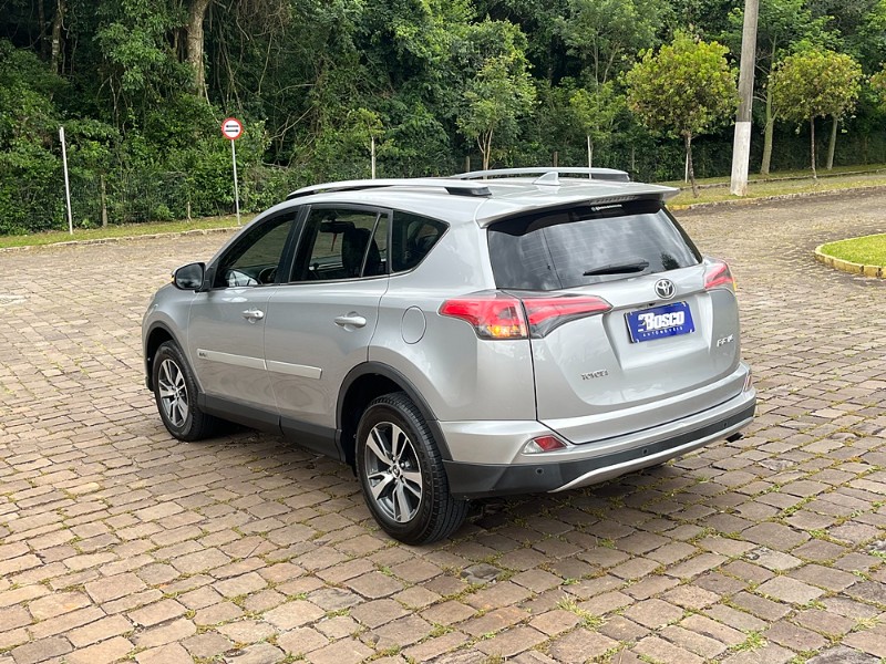 TOYOTA RAV4 2.0 TOP 4X2 2017/2017 BOSCO AUTOMÓVEIS GUAPORÉ / Carros no Vale