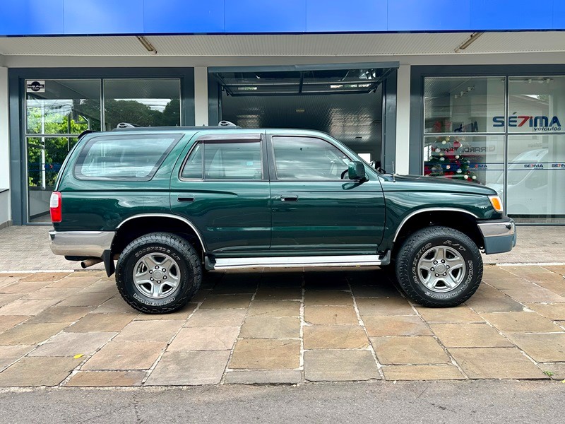 TOYOTA HILUX SW4 3.0 4X4 8V 1998/1999 SÉTIMA VEÍCULOS GUAPORÉ / Carros no Vale