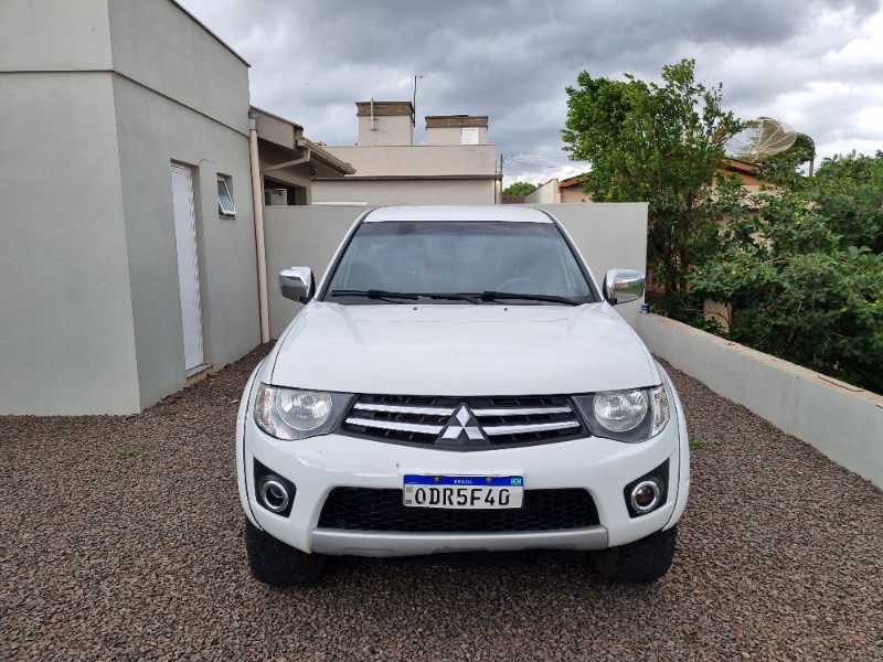 MITSUBISHI L200 TRITON 3.2 GLS 4X4 16V 2013/2013 MG VEÍCULOS ARROIO DO MEIO / Carros no Vale