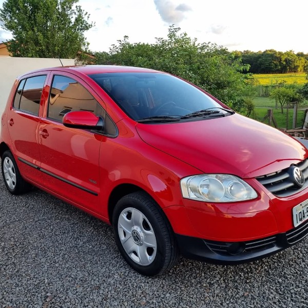 VOLKSWAGEN FOX 1.0 ITREND 8V 2010/2010 MG VEÍCULOS ARROIO DO MEIO / Carros no Vale