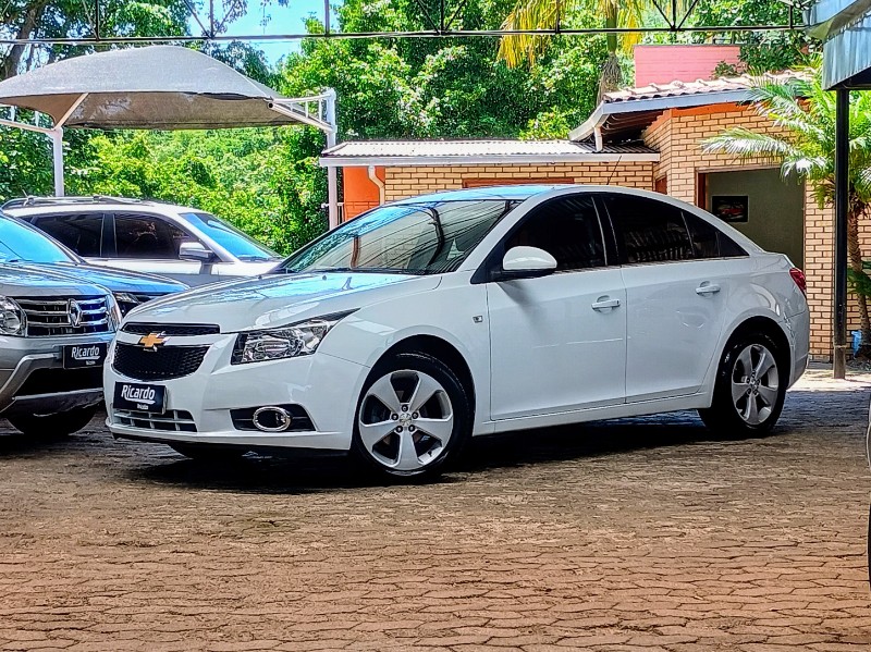 CHEVROLET CRUZE LT 1.8 16V FLEXPOWER 4P AUT. 2013/2014 RICARDO VEÍCULOS TEUTÔNIA / Carros no Vale