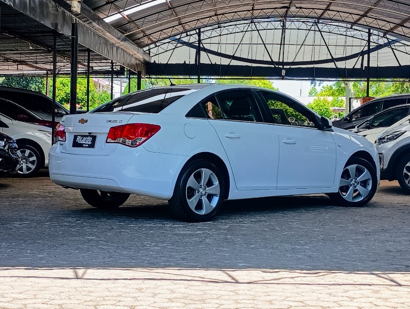 CHEVROLET CRUZE LT 1.8 16V FLEXPOWER 4P AUT. 2013/2014 RICARDO VEÍCULOS TEUTÔNIA / Carros no Vale