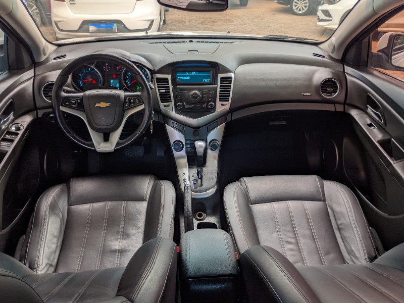 CHEVROLET CRUZE LT 1.8 16V FLEXPOWER 4P AUT. 2013/2014 RICARDO VEÍCULOS TEUTÔNIA / Carros no Vale