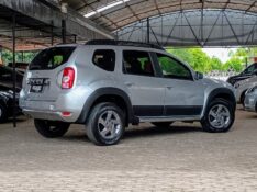 RENAULT DUSTER DYNAMIQUE 2.0 FLEX 16V AUT. 2014/2015 RICARDO VEÍCULOS TEUTÔNIA / Carros no Vale