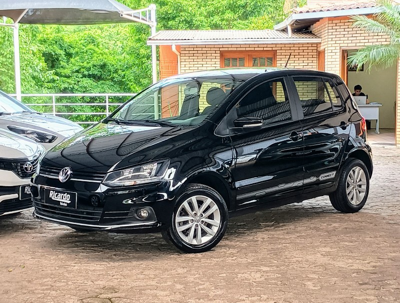 VOLKSWAGEN FOX 1.6 CONNECT 8V 2020/2021 RICARDO VEÍCULOS TEUTÔNIA / Carros no Vale