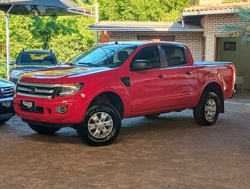 FORD RANGER 2.5 XLS 4X2 CD 16V 2014/2015 RICARDO VEÍCULOS TEUTÔNIA / Carros no Vale