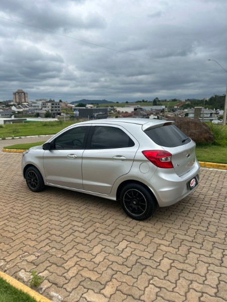 FORD KA 1.0 SE/SE PLUS TIVCT FLEX 5P /2018 NEURI VEÍCULOS LAJEADO / Carros no Vale