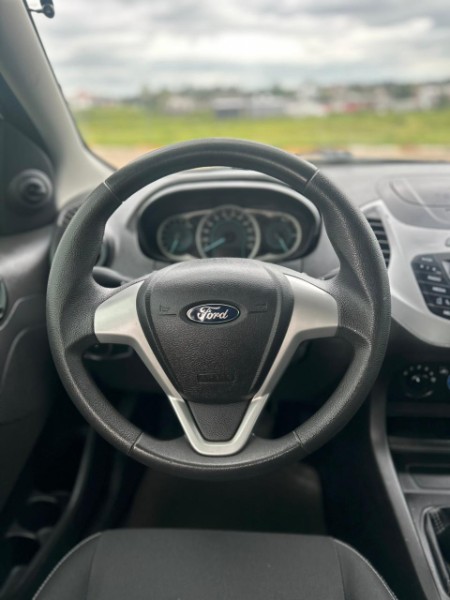 FORD KA 1.0 SE/SE PLUS TIVCT FLEX 5P /2018 NEURI VEÍCULOS LAJEADO / Carros no Vale