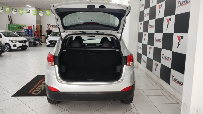 HYUNDAI IX35 2.0 GLS 2012/2012 TIAGO AUTOMÓVEIS VENÂNCIO AIRES / Carros no Vale