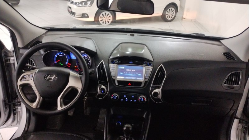 HYUNDAI IX35 2.0 GLS 2012/2012 TIAGO AUTOMÓVEIS VENÂNCIO AIRES / Carros no Vale