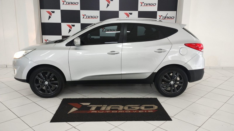 HYUNDAI IX35 2.0 GLS 2012/2012 TIAGO AUTOMÓVEIS VENÂNCIO AIRES / Carros no Vale