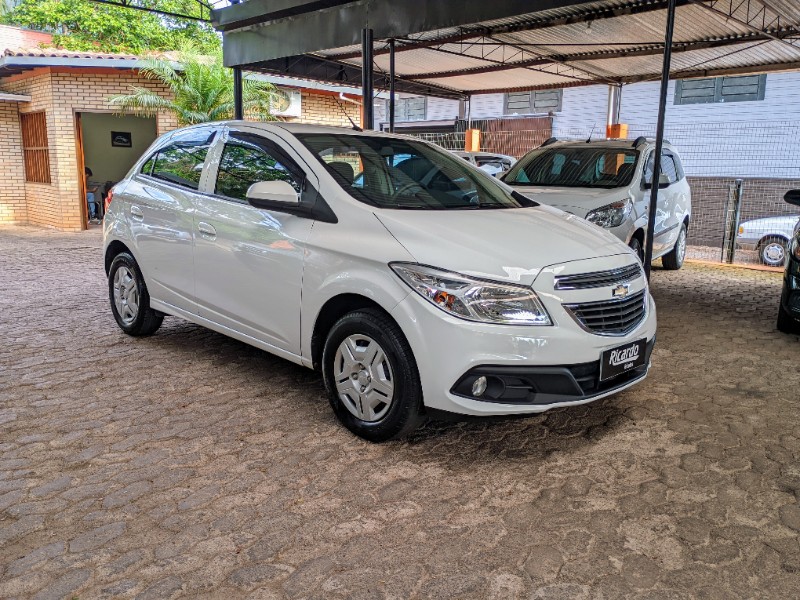 CHEVROLET ONIX HATCH LT 1.0 8V FLEXPOWER 5P MEC. 2013/2013 RICARDO VEÍCULOS TEUTÔNIA / Carros no Vale