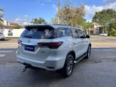 TOYOTA HILUX SW4 SRX 4X4 2.8 TDI 16V DIES AUT 2021/2021 LS MULTIMARCAS VENÂNCIO AIRES / Carros no Vale