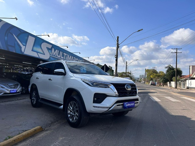 TOYOTA HILUX SW4 SRX 4X4 2.8 TDI 16V DIES AUT 2021/2021 LS MULTIMARCAS VENÂNCIO AIRES / Carros no Vale