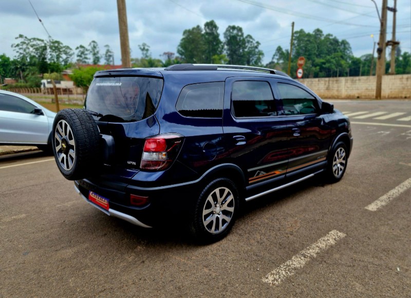 CHEVROLET SPIN 1.8 ACTIV 8V FLEX 4P AUT 2016/2017 CRUZEIRO MULTIMARCAS CRUZEIRO DO SUL / Carros no Vale