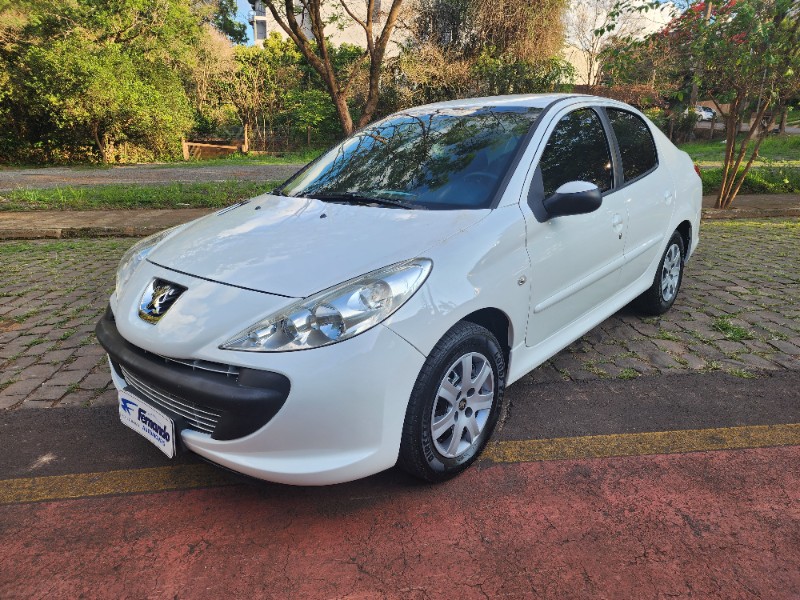 PEUGEOT 207 SEDAN PASSION XR 1.4 FLEX 2012/2013 FERNANDO AUTOMÓVEIS | REVENDA DE CARROS ARROIO DO MEIO ARROIO DO MEIO / Carros no Vale