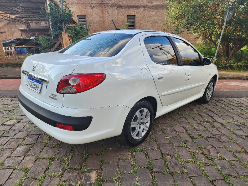 PEUGEOT 207 SEDAN PASSION XR 1.4 FLEX 2012/2013 FERNANDO AUTOMÓVEIS | REVENDA DE CARROS ARROIO DO MEIO ARROIO DO MEIO / Carros no Vale