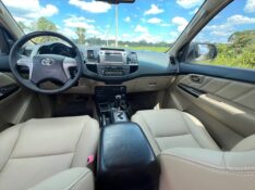 TOYOTA HILUX SW4 SRV D4-D 4X4 3.0 TDI DIES. AUT 2014/2014 ELY AUTOMÓVEIS LAJEADO / Carros no Vale