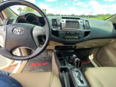 TOYOTA HILUX SW4 SRV D4-D 4X4 3.0 TDI DIES. AUT 2014/2014 ELY AUTOMÓVEIS LAJEADO / Carros no Vale