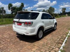 TOYOTA HILUX SW4 SRV D4-D 4X4 3.0 TDI DIES. AUT 2014/2014 ELY AUTOMÓVEIS LAJEADO / Carros no Vale