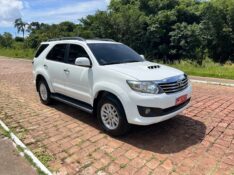 TOYOTA HILUX SW4 SRV D4-D 4X4 3.0 TDI DIES. AUT 2014/2014 ELY AUTOMÓVEIS LAJEADO / Carros no Vale