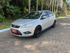 FORD FOCUS 2.0 TITANIUM 16V FLEX 4P AUTOMÁTICO 2013/2013 ELY AUTOMÓVEIS LAJEADO / Carros no Vale