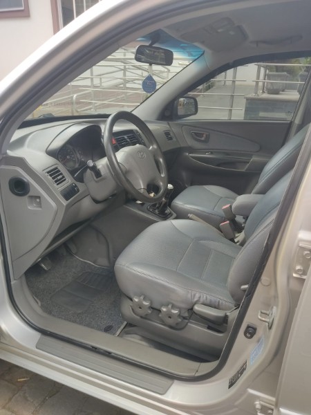 HYUNDAI TUCSON GL 2.0 2007/2007 ALTERNATIVA VEÍCULOS LAJEADO / Carros no Vale