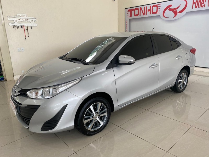 TOYOTA YARIS 1.5 XL LIVE SEDAN 16V 2021/2022 TONHO AUTOMÓVEIS LAJEADO / Carros no Vale