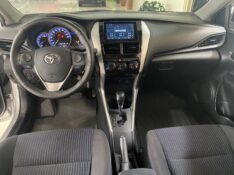 TOYOTA YARIS 1.5 XL LIVE SEDAN 16V 2021/2022 TONHO AUTOMÓVEIS LAJEADO / Carros no Vale