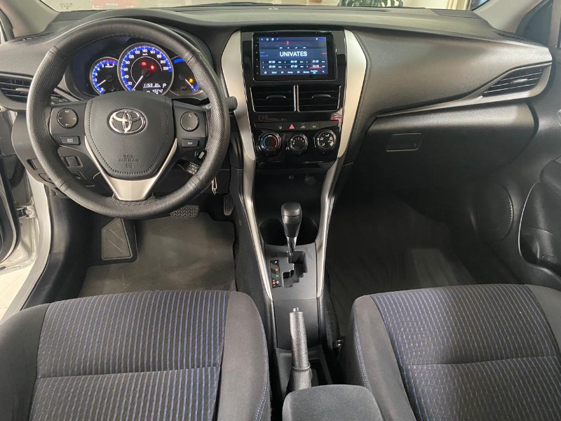 TOYOTA YARIS 1.5 XL LIVE SEDAN 16V 2021/2022 TONHO AUTOMÓVEIS LAJEADO / Carros no Vale