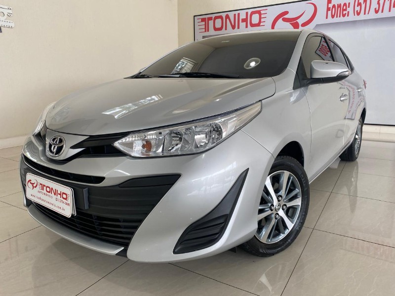 TOYOTA YARIS 1.5 XL LIVE SEDAN 16V 2021/2022 TONHO AUTOMÓVEIS LAJEADO / Carros no Vale