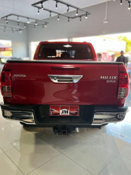 TOYOTA HILUX CABINE DUPLA SRX 2.8 4X4 AUT 2016/2016 JM AUTOMÓVEIS VENÂNCIO AIRES / Carros no Vale