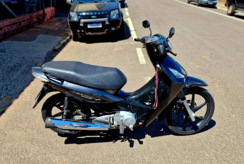 HONDA MOTOS BIZ 125+ 2008/2008 CRUZEIRO MULTIMARCAS CRUZEIRO DO SUL / Carros no Vale