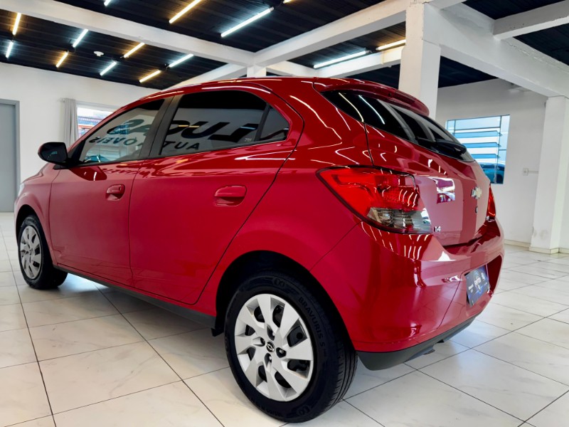 CHEVROLET ONIX 1.4 LT 2015/2015 LUCAS AUTOMÓVEIS BOM RETIRO DO SUL / Carros no Vale