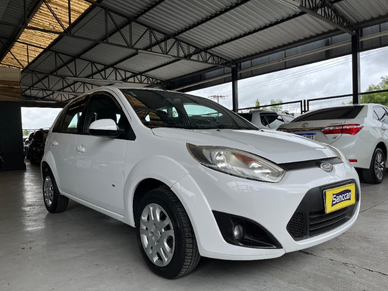 FORD FIESTA ROCAM SE 1.6 8V 2014 2014/2014 SANCCAR VEÍCULOS SANTA CRUZ DO SUL / Carros no Vale