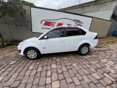 FORD FIESTA SEDAN 1.6 8V FLEX 2013/2013 ELY AUTOMÓVEIS LAJEADO / Carros no Vale