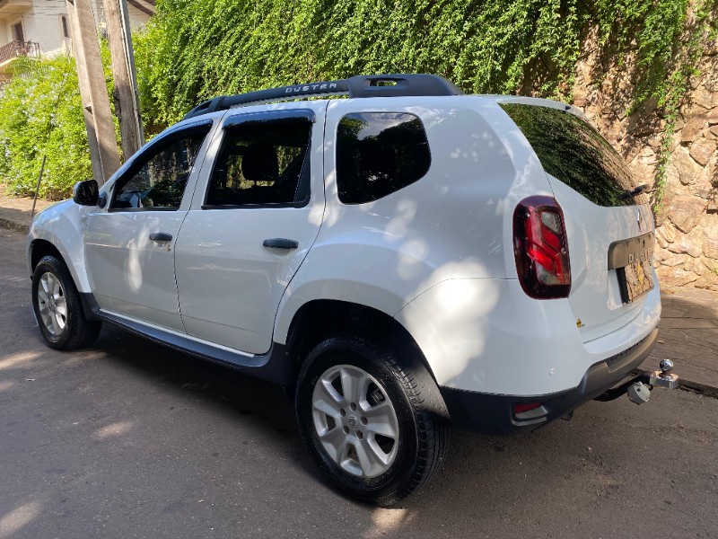 RENAULT DUSTER 1.6 2018/2019 ESTAÇÃO DO CARRO ESTRELA / Carros no Vale