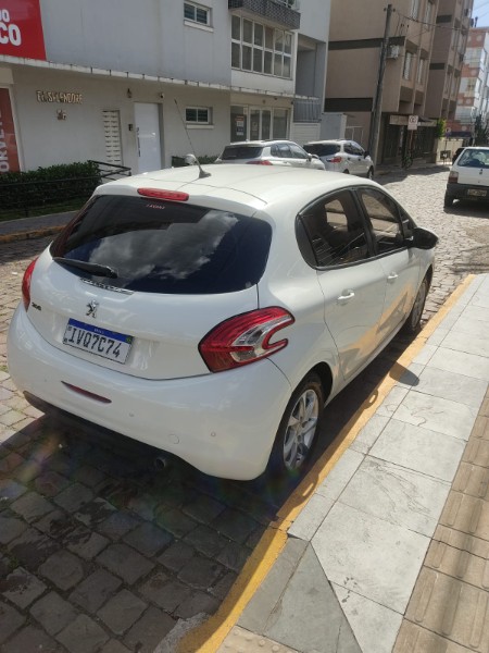 PEUGEOT 208 ACTIVE 1.5 PACK 2014/2015 ALTERNATIVA VEÍCULOS LAJEADO / Carros no Vale