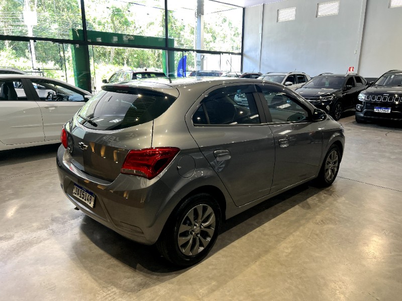 CHEVROLET ONIX 1.0 JOY BLACK 8V 2020/2021 M&C AUTOMÓVEIS CAXIAS DO SUL / Carros no Vale