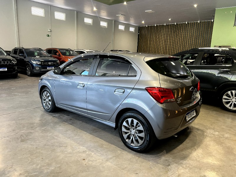 CHEVROLET ONIX 1.0 JOY BLACK 8V 2020/2021 M&C AUTOMÓVEIS CAXIAS DO SUL / Carros no Vale