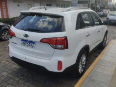 KIA SORENTO EX2 2.4 2013/2014 ALTERNATIVA VEÍCULOS LAJEADO / Carros no Vale