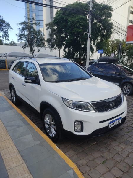 KIA SORENTO EX2 2.4 2013/2014 ALTERNATIVA VEÍCULOS LAJEADO / Carros no Vale