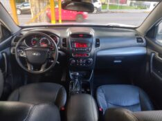 KIA SORENTO EX2 2.4 2013/2014 ALTERNATIVA VEÍCULOS LAJEADO / Carros no Vale