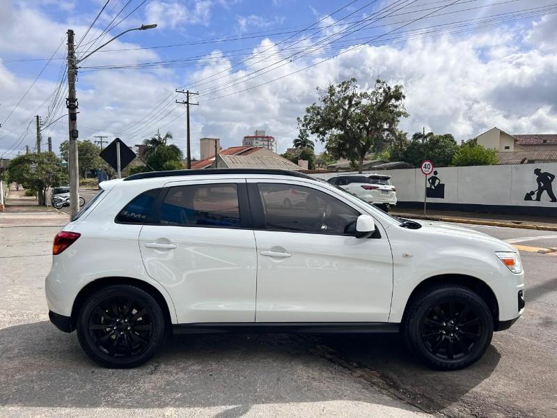 MITSUBISHI ASX 2.0 16V 160CV AUT. 2013/2014 LS MULTIMARCAS VENÂNCIO AIRES / Carros no Vale