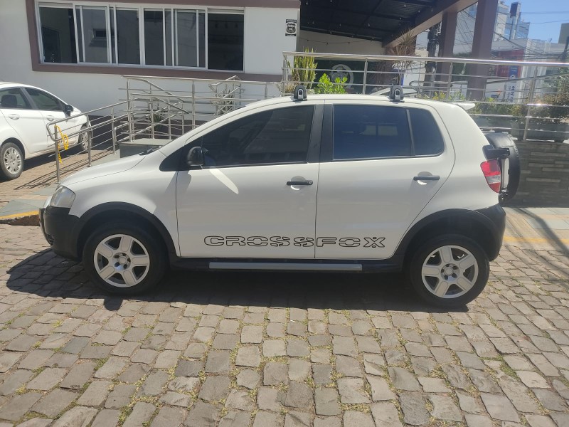 VOLKSWAGEN CROSSFOX 1.6 2007/2008 ALTERNATIVA VEÍCULOS LAJEADO / Carros no Vale