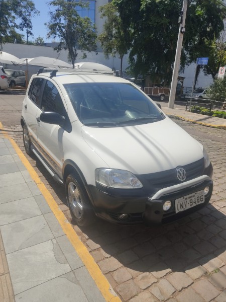 VOLKSWAGEN CROSSFOX 1.6 2007/2008 ALTERNATIVA VEÍCULOS LAJEADO / Carros no Vale