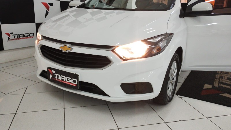 CHEVROLET ONIX HATCH LT 1.0 8V FLEXPOWER 5P MEC. 2017/2017 TIAGO AUTOMÓVEIS VENÂNCIO AIRES / Carros no Vale