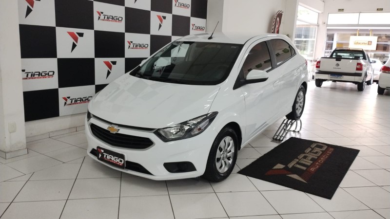 CHEVROLET ONIX HATCH LT 1.0 8V FLEXPOWER 5P MEC. 2017/2017 TIAGO AUTOMÓVEIS VENÂNCIO AIRES / Carros no Vale