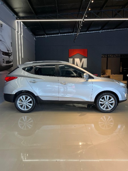 HYUNDAI IX35 2.0 16V 2WD 2014/2015 JM AUTOMÓVEIS VENÂNCIO AIRES / Carros no Vale